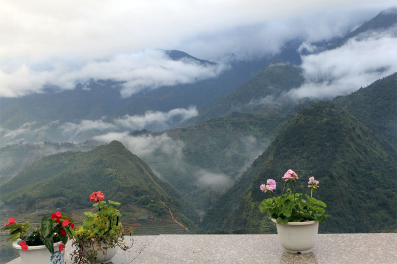 sapa-paradise-view-fanxipan-mount.jpg