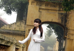 a-student-in-traditional-costume
