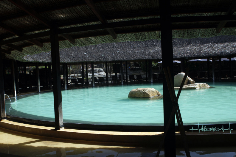 swimming-pool-iResort-NhaTrang.jpg